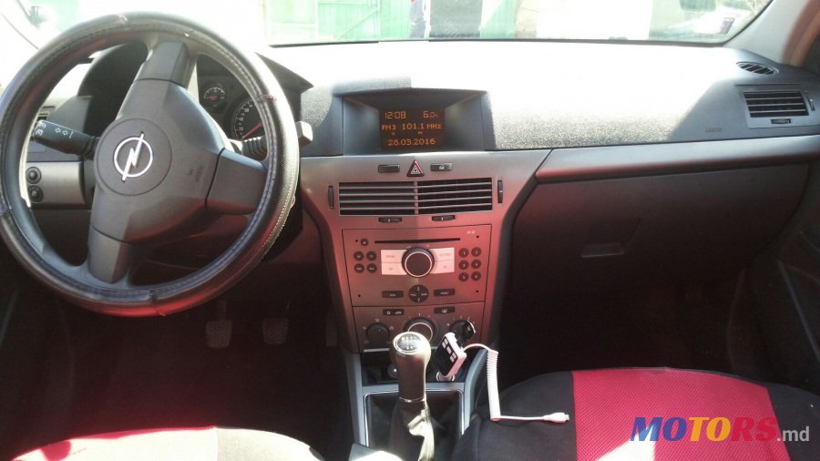 2004' Opel Astra photo #3