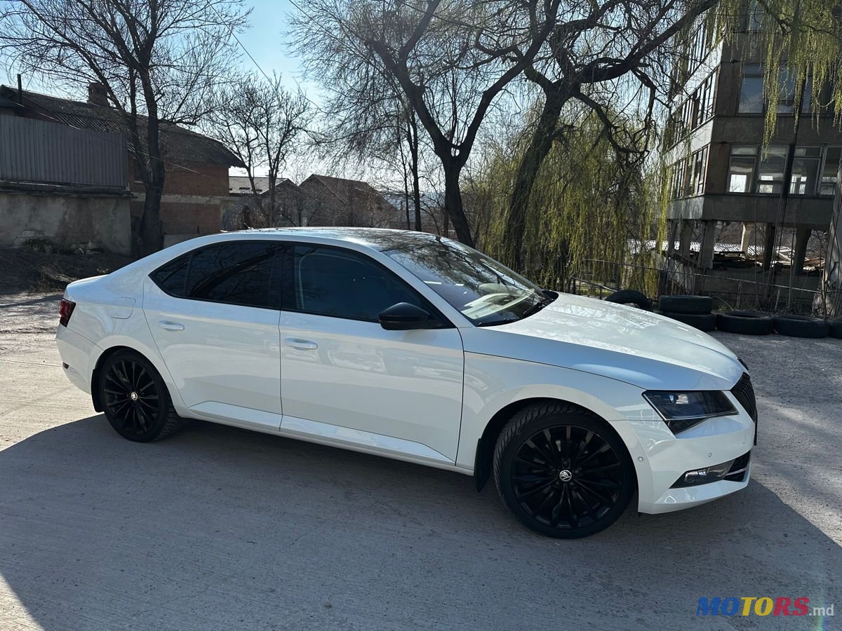 2016' Skoda Superb photo #3