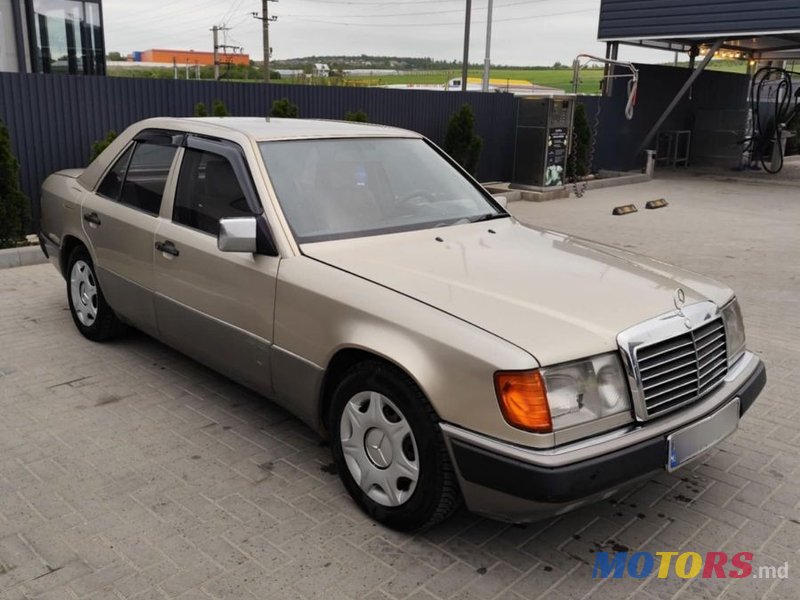 1992' Mercedes-Benz E-Class photo #4