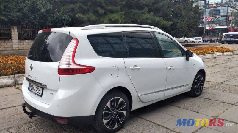 2015' Renault Grand Scenic photo #3