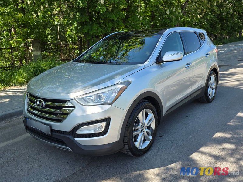 2012' Hyundai Santa Fe photo #1