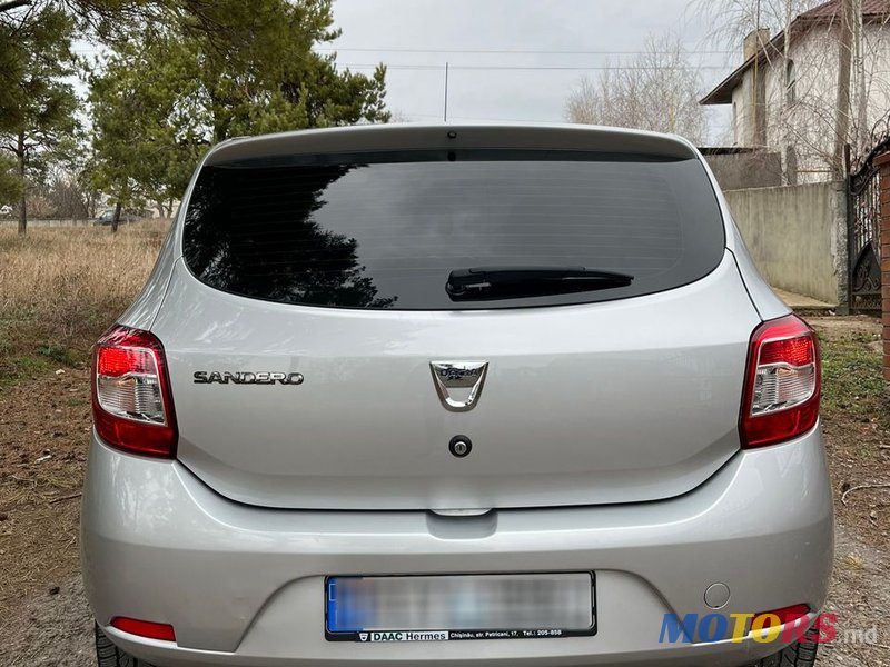 2013' Dacia Sandero photo #4