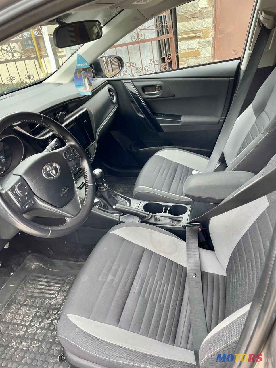 2016' Toyota Auris photo #6