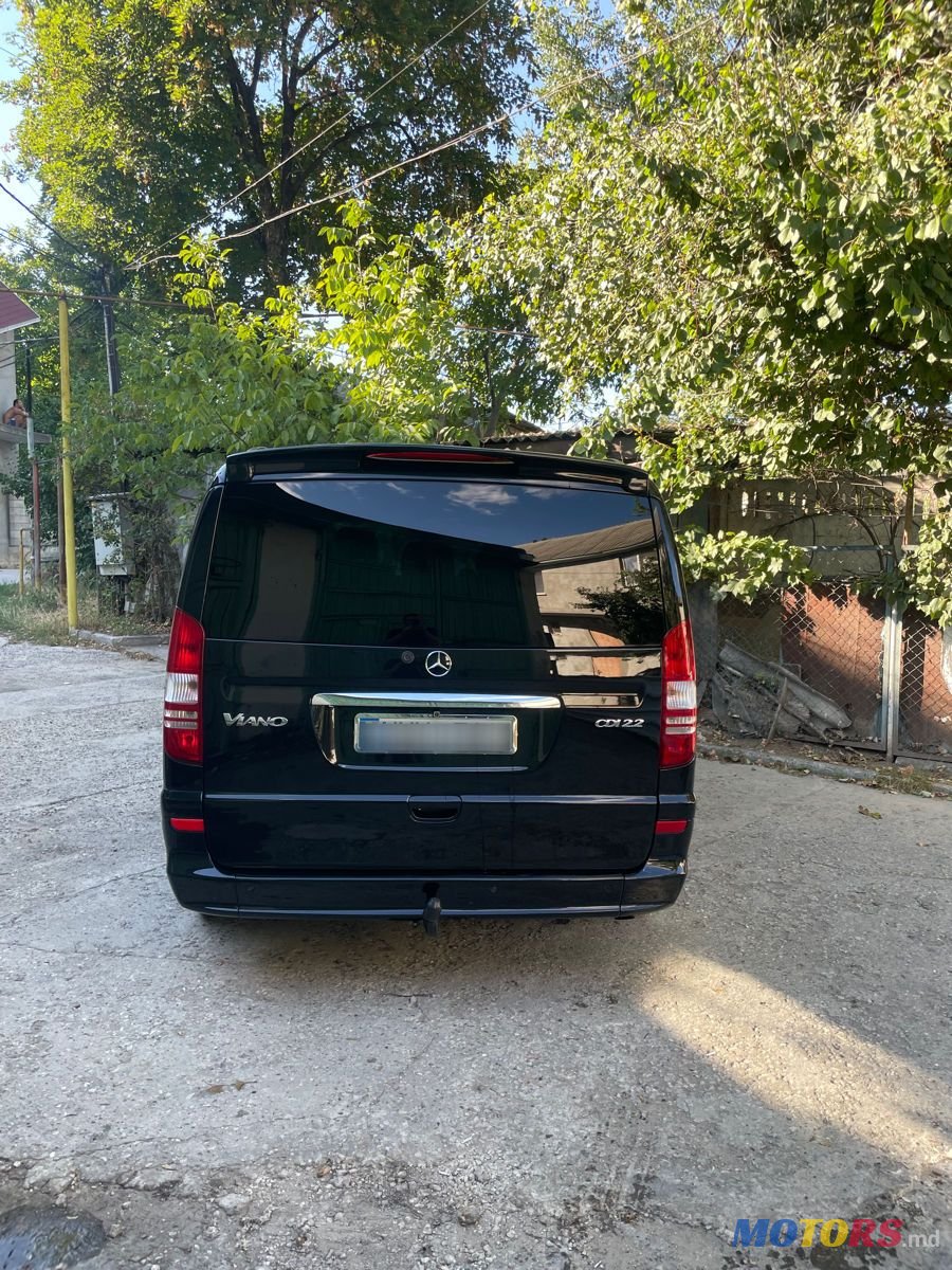 2012' Mercedes-Benz Viano photo #1