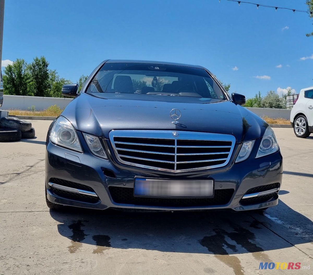 2011' Mercedes-Benz E-Class photo #1