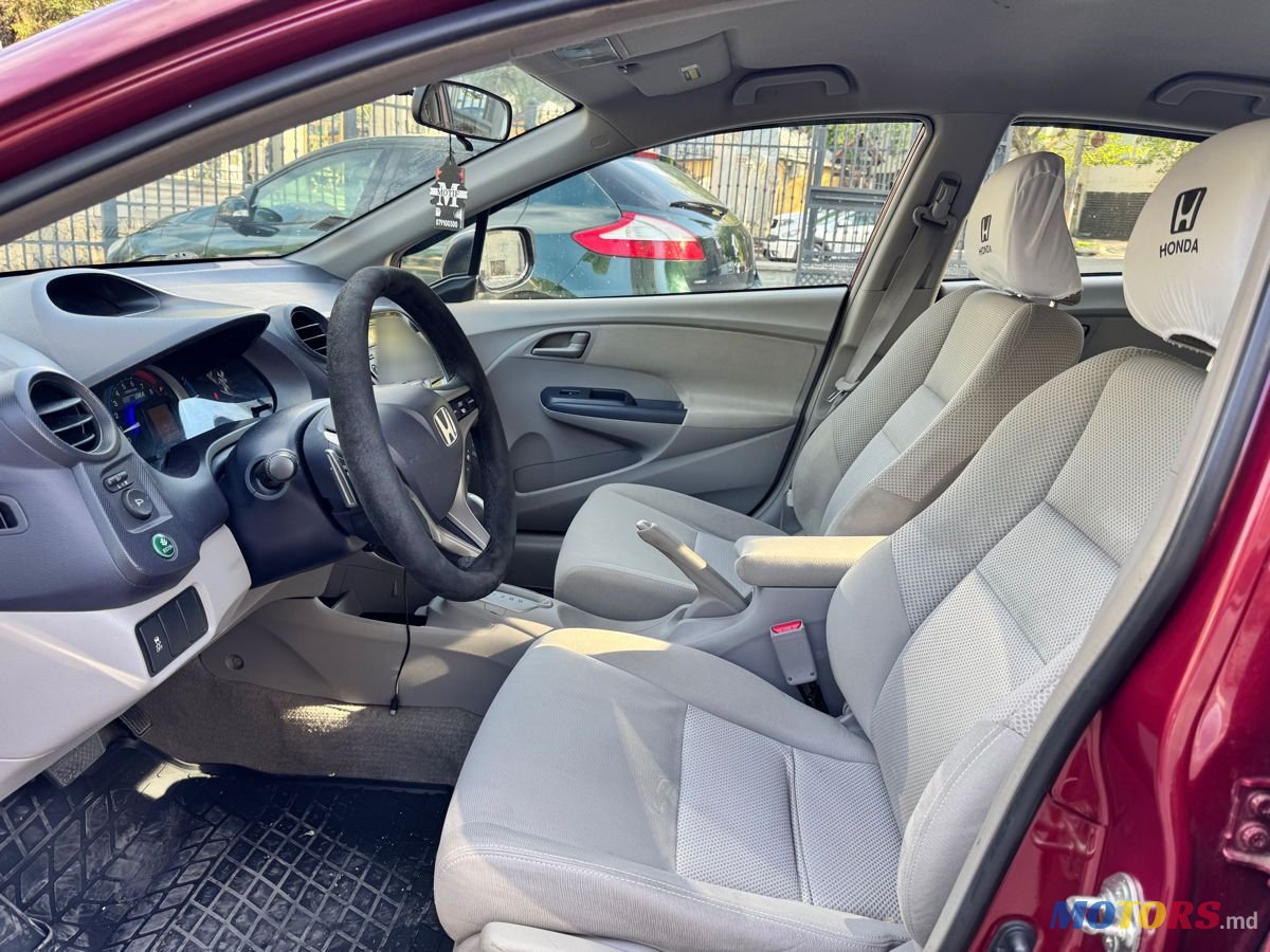 2010' Honda Insight photo #5