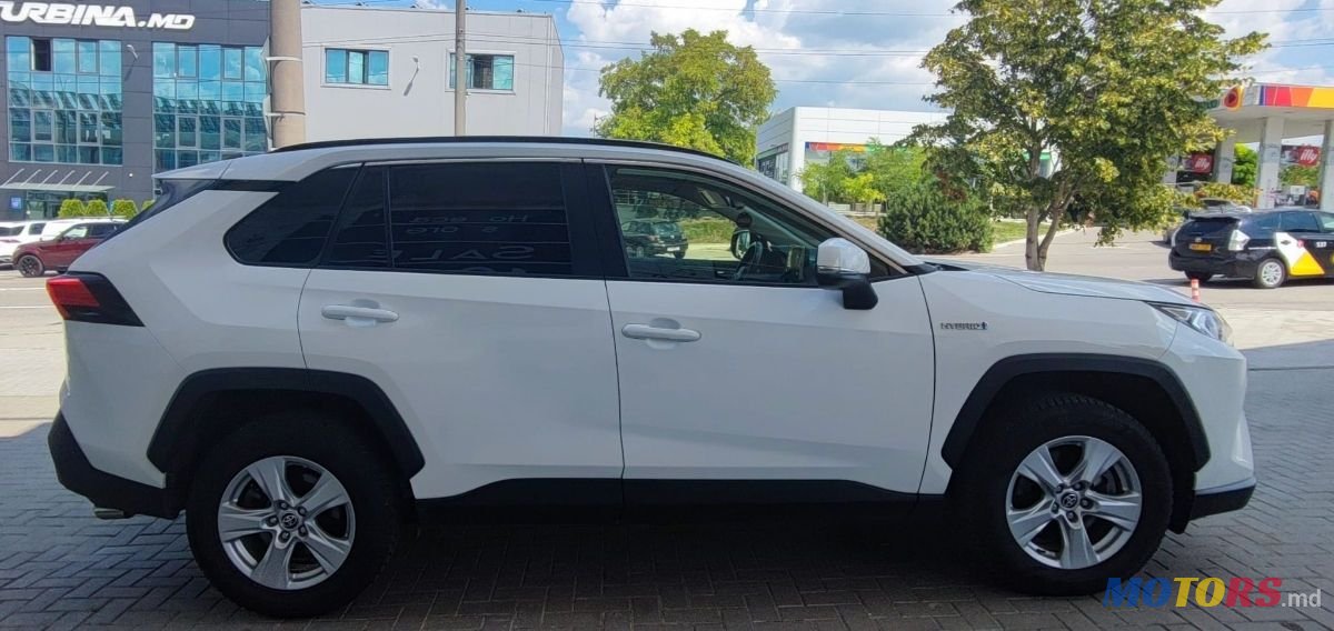 2021' Toyota RAV4 photo #5