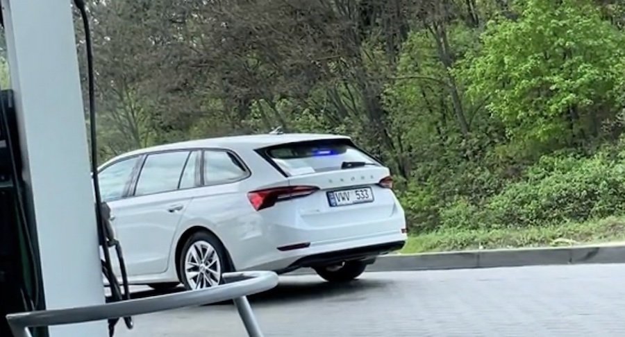 Poliţia din Moldova are noi tipuri de maşini capcană nemarcate, ca în Germania, care te pot opri în trafic