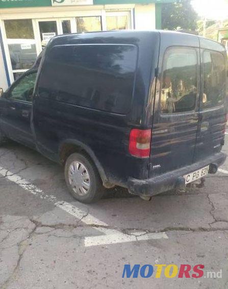 2001' Opel Combo photo #1