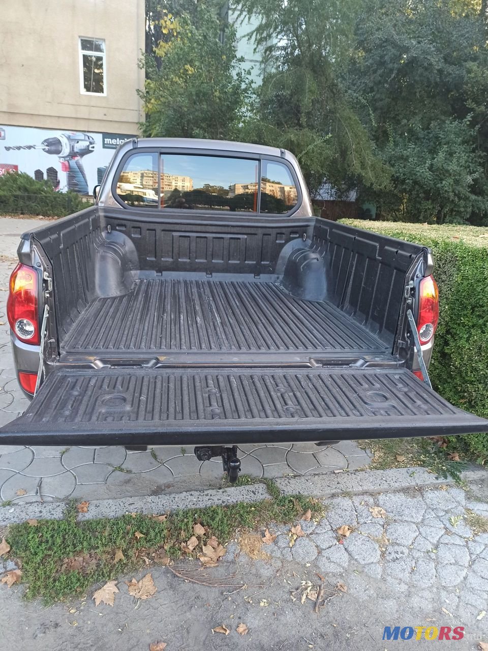 2013' Mitsubishi L Series photo #4