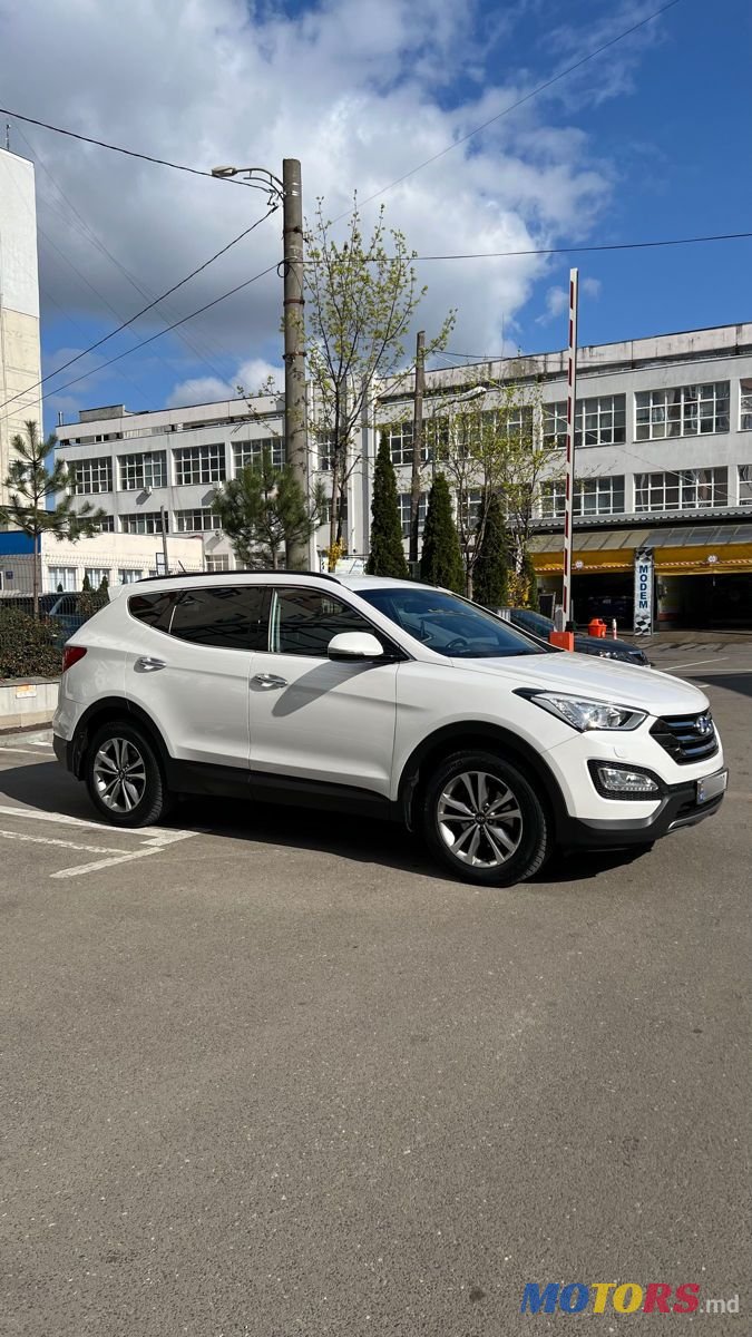 2015' Hyundai Santa Fe photo #3