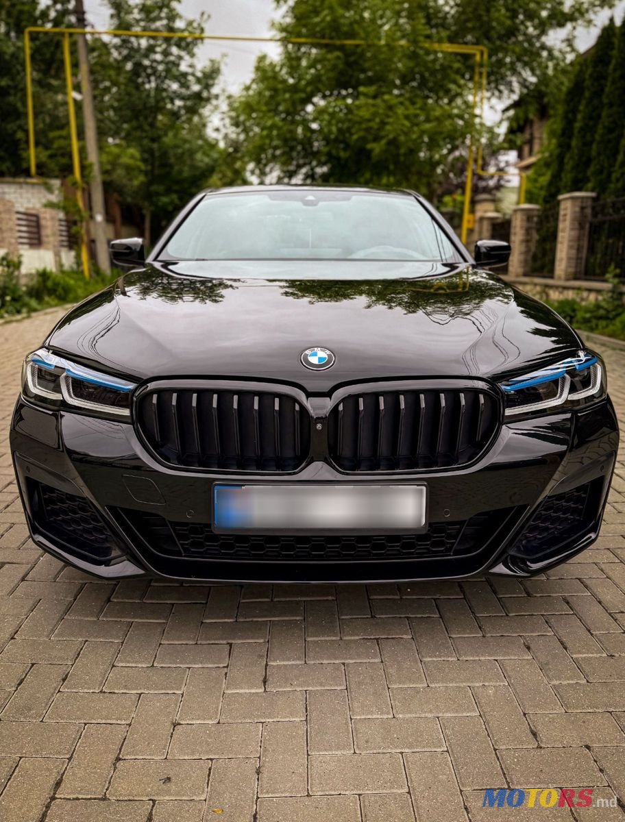 2021' BMW 5 Series photo #1