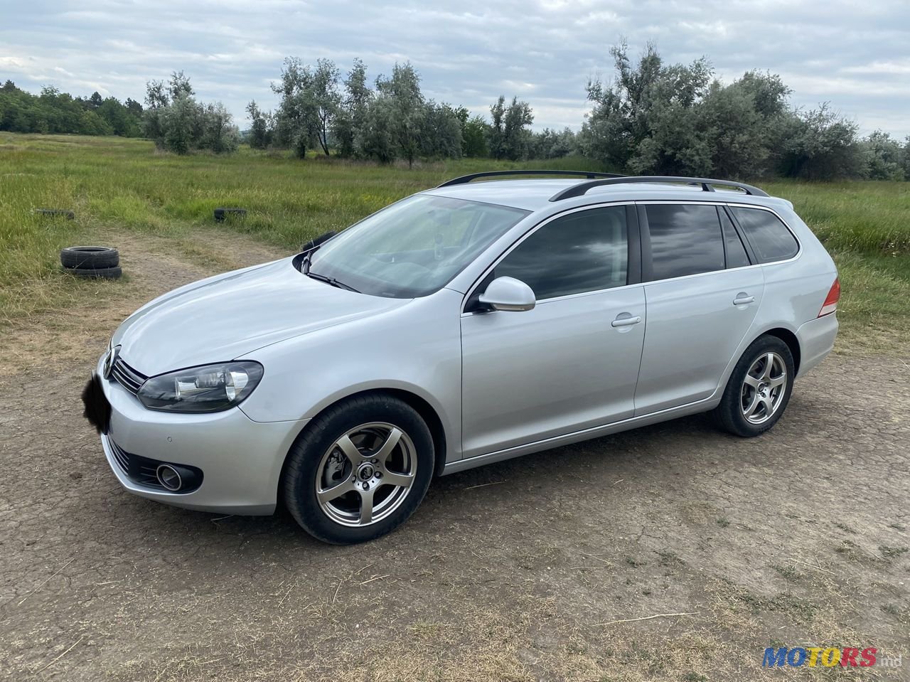 2011' Volkswagen Golf photo #2