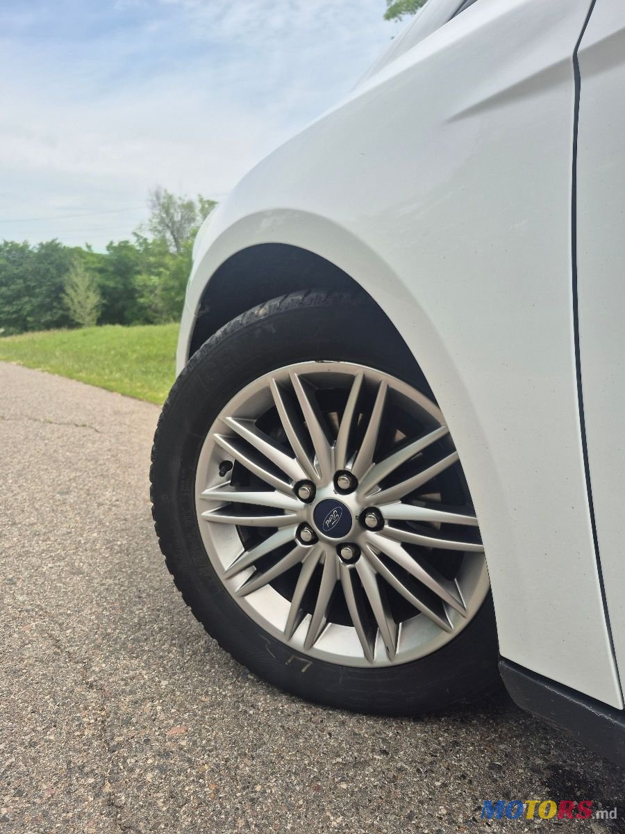 2016' Ford Focus photo #4