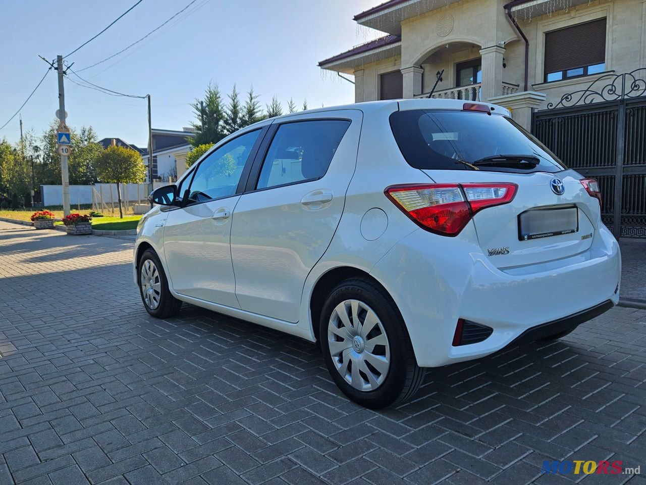 2020' Toyota Yaris photo #5