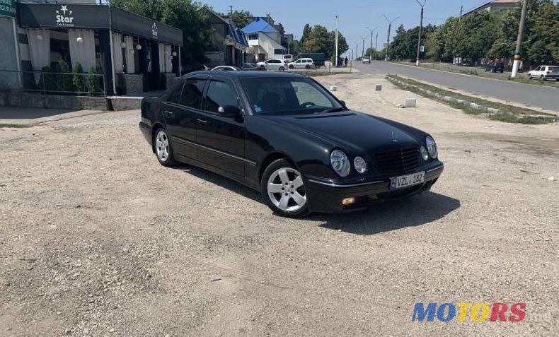2001' Mercedes-Benz E photo #1