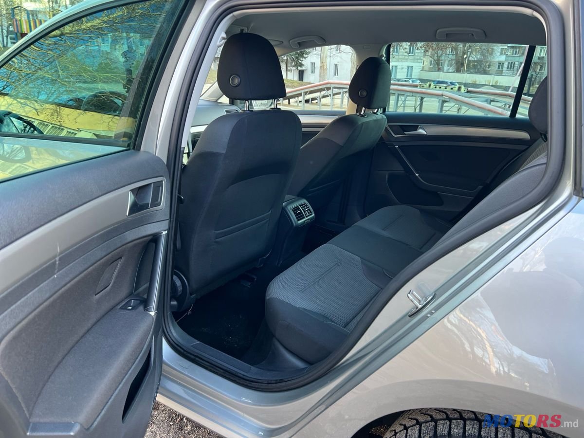 2014' Volkswagen Golf photo #6