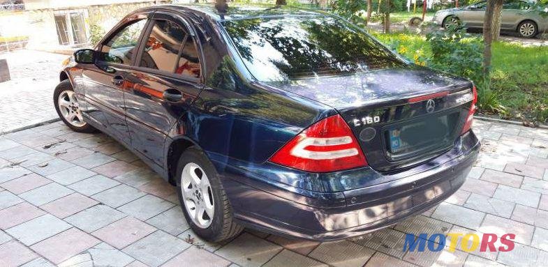 2005' Mercedes-Benz C photo #2