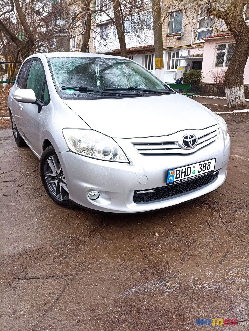 2011' Toyota Auris photo #2