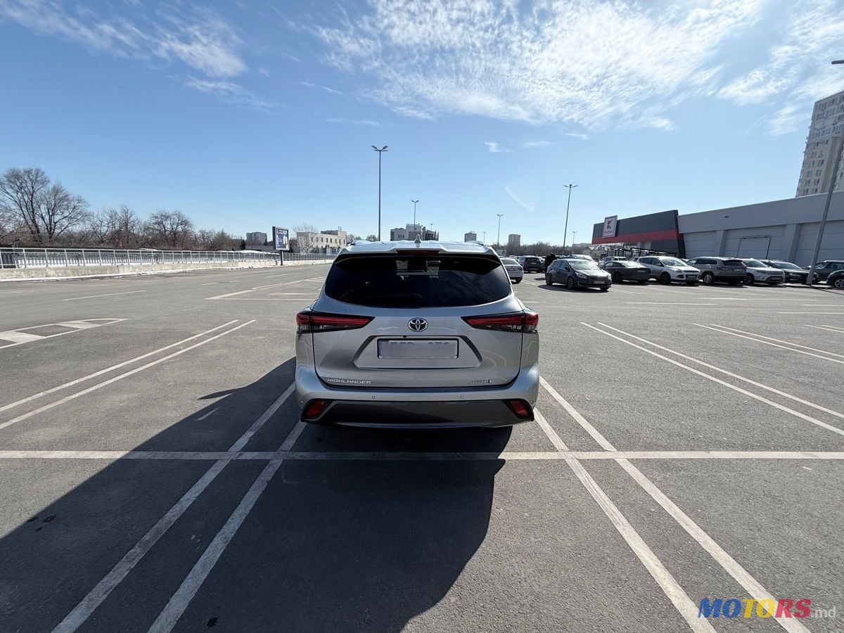 2021' Toyota Highlander photo #5
