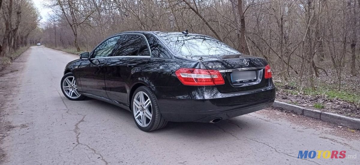2013' Mercedes-Benz E-Class photo #2