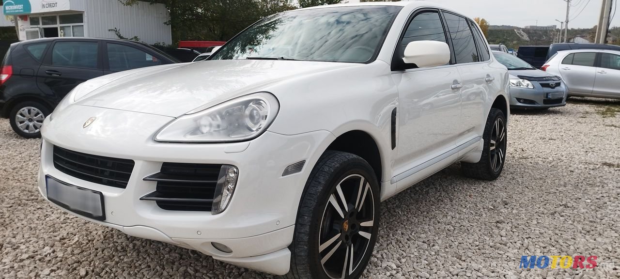 2010' Porsche Cayenne photo #1
