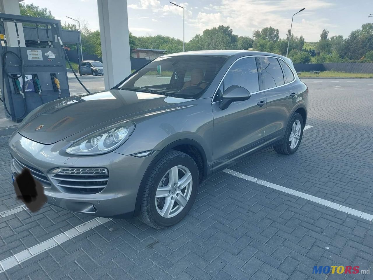 2011' Porsche Cayenne photo #5