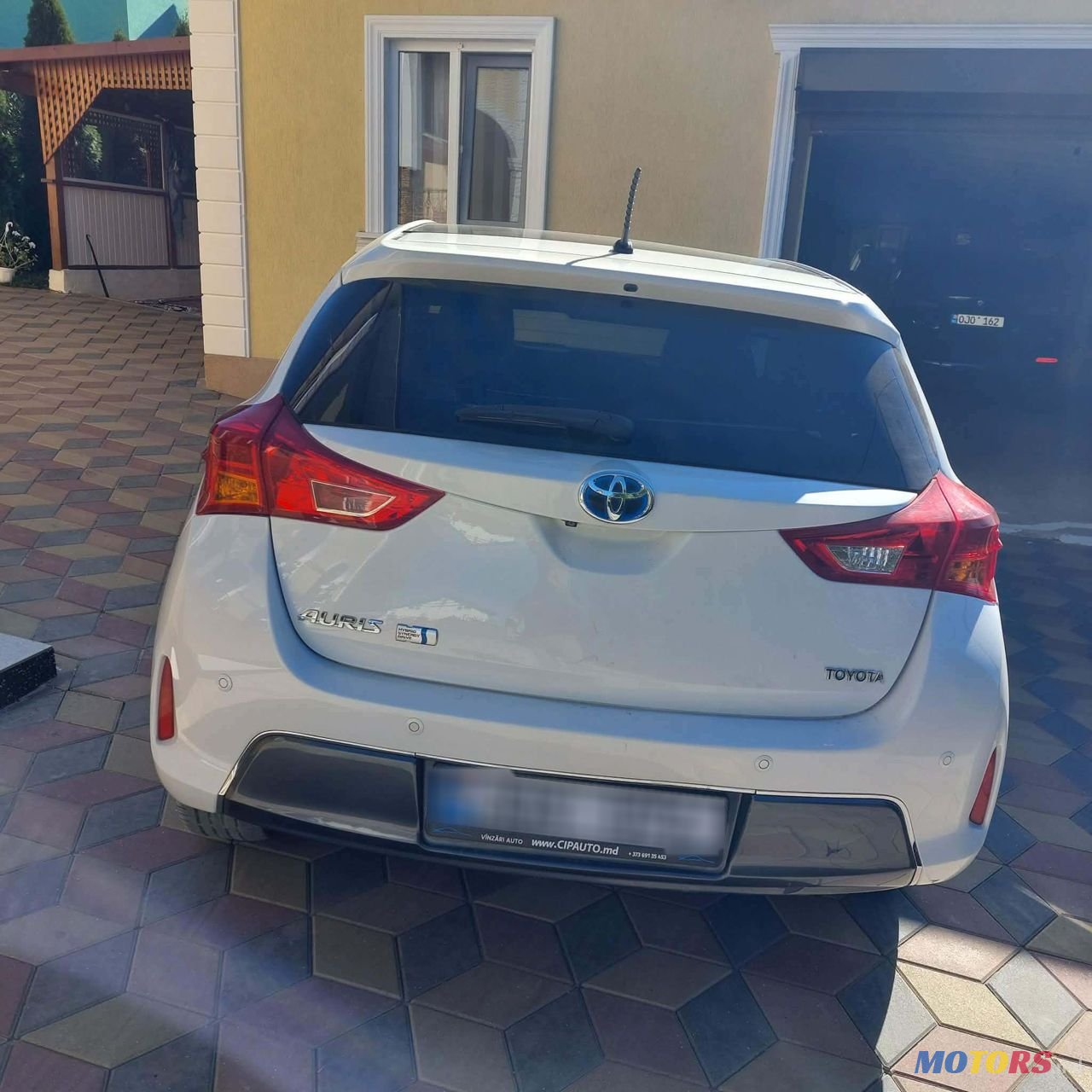 2014' Toyota Auris photo #2