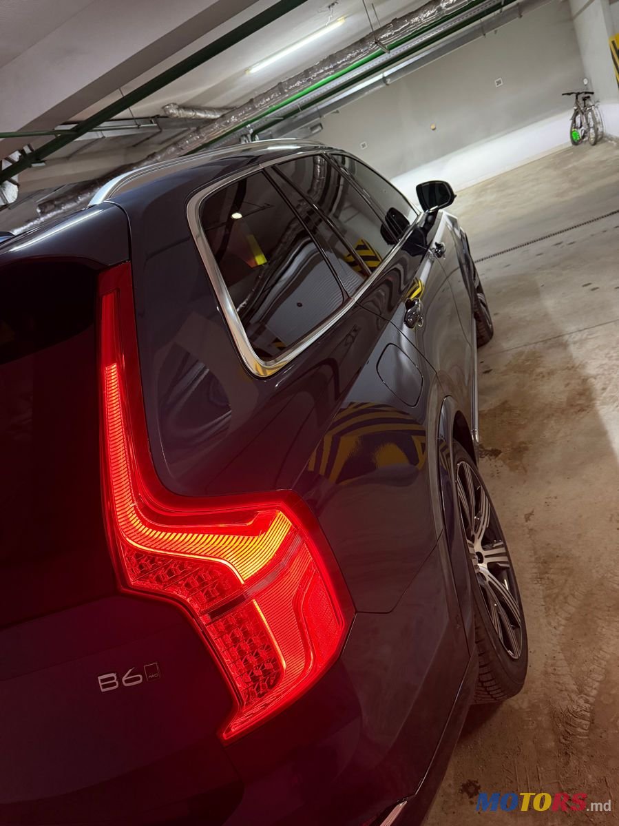 2022' Volvo XC90 photo #4
