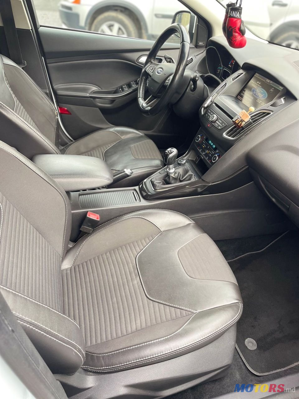 2015' Ford Focus photo #3