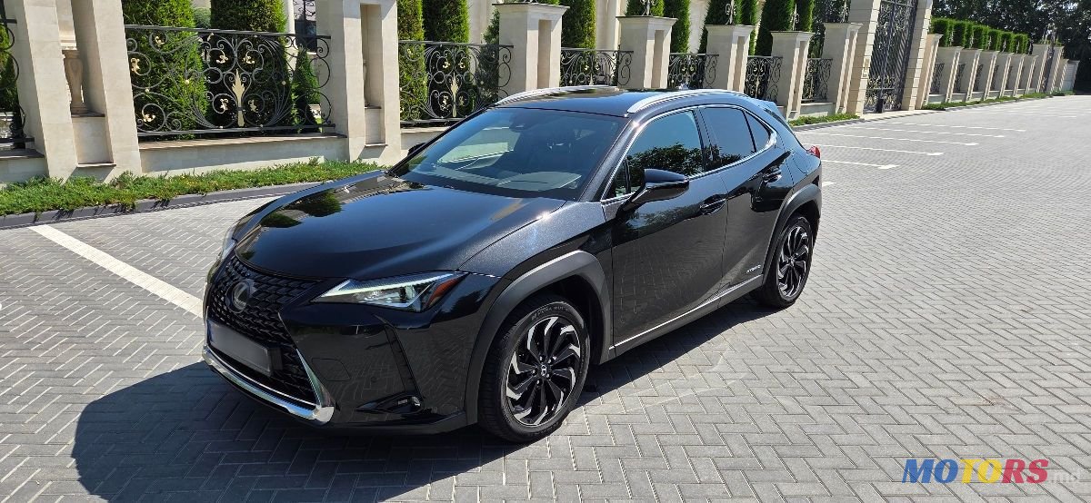 2019' Lexus UX photo #2