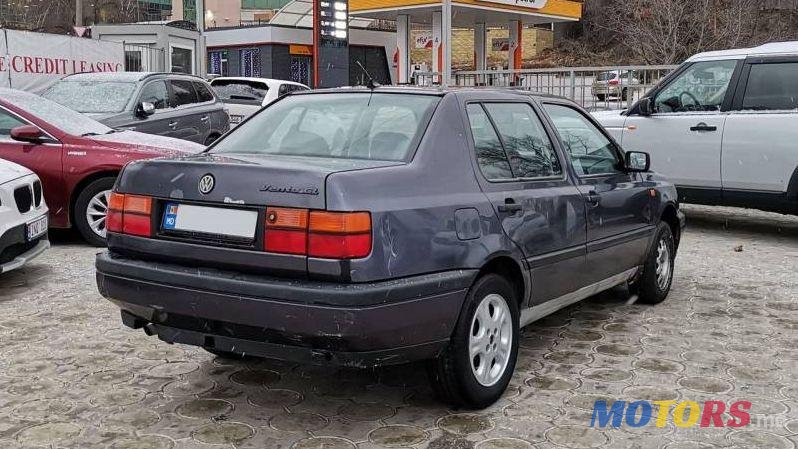 1993' Volkswagen Vento photo #4