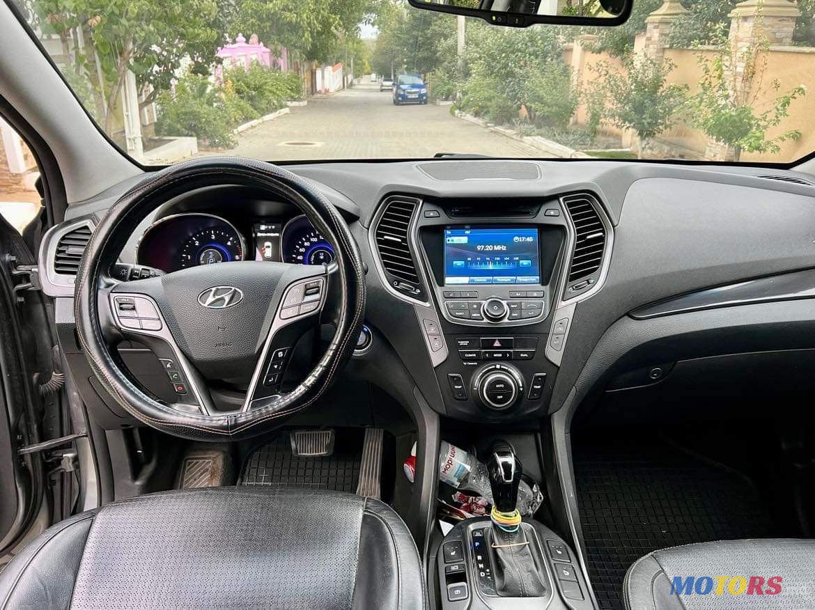 2013' Hyundai Santa Fe photo #6