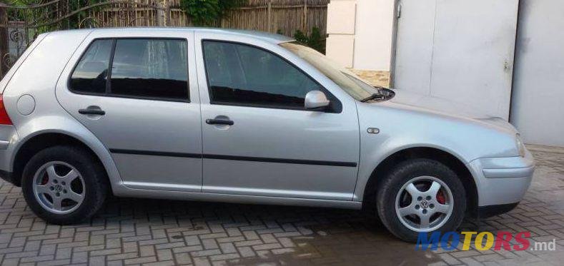 2000' Volkswagen Golf photo #2