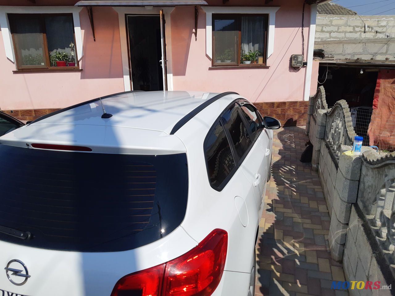 2014' Opel Astra photo #2