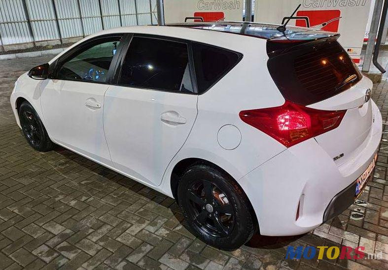 2014' Toyota Auris photo #1