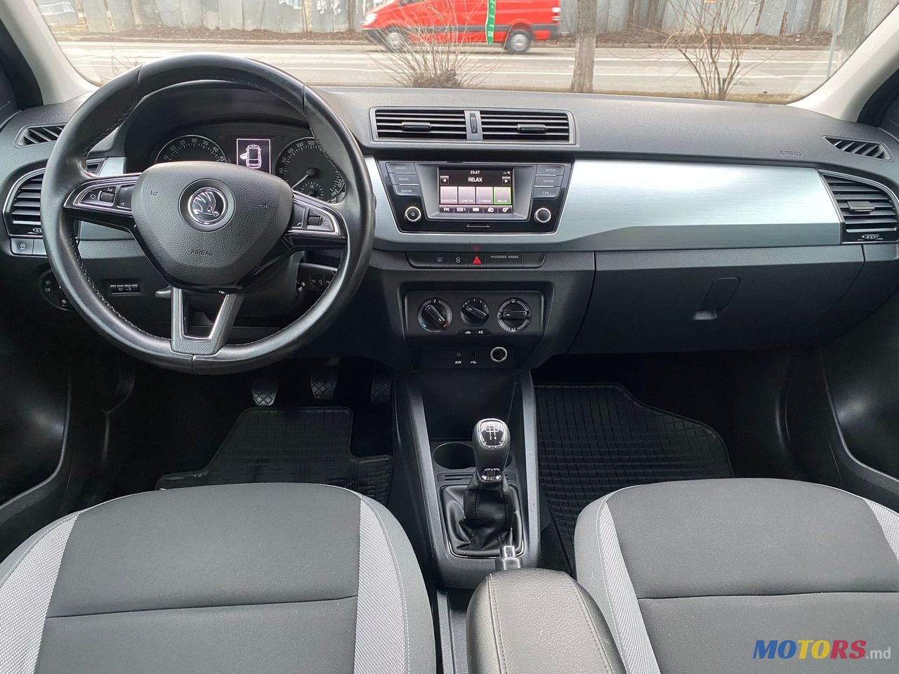 2015' Skoda Rapid photo #5