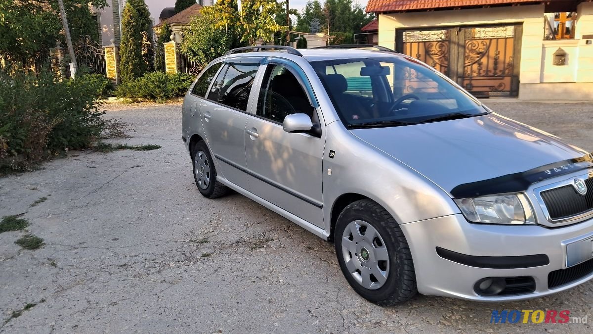 2005' Skoda Fabia photo #2