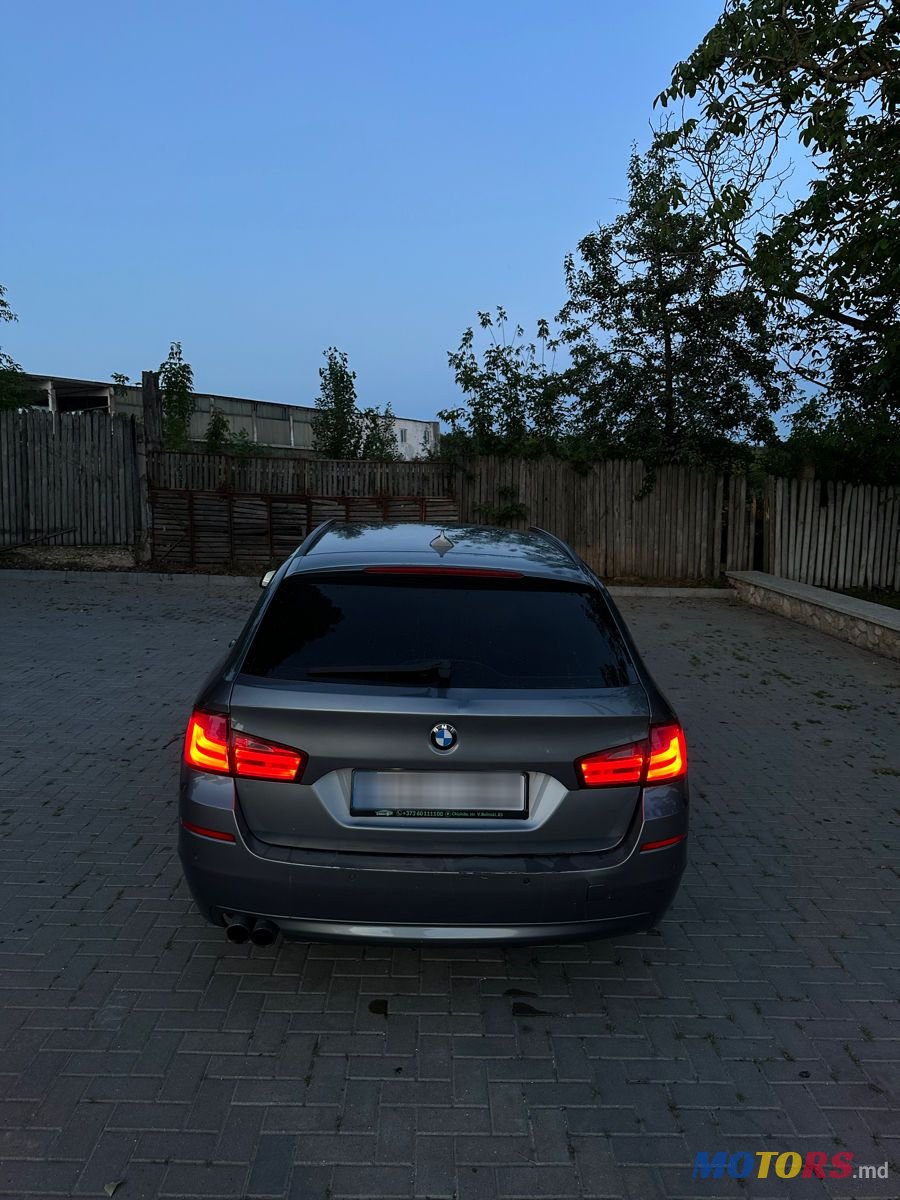 2010' BMW 5 Series Touring photo #2
