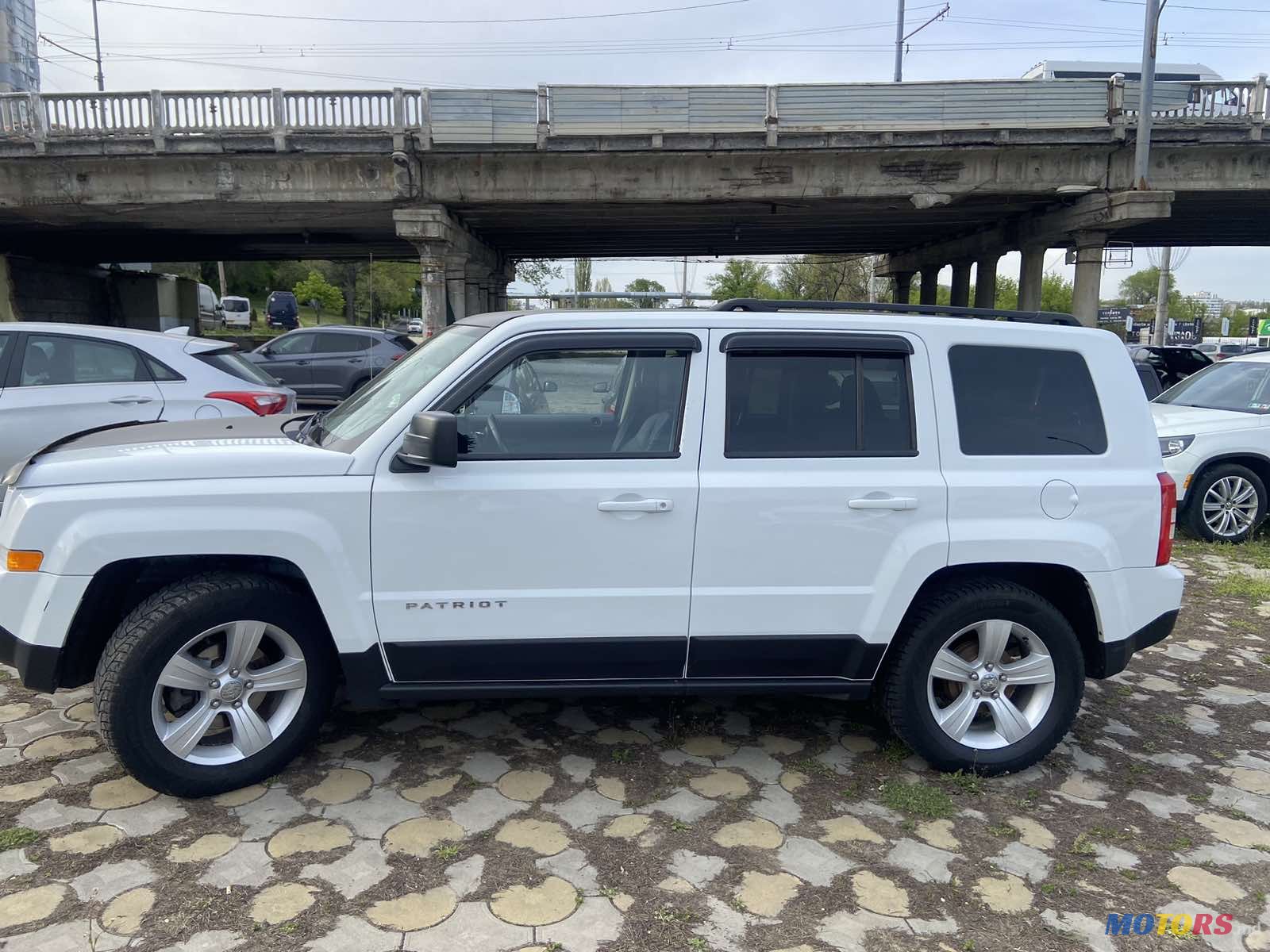 2016' Jeep Patriot photo #6