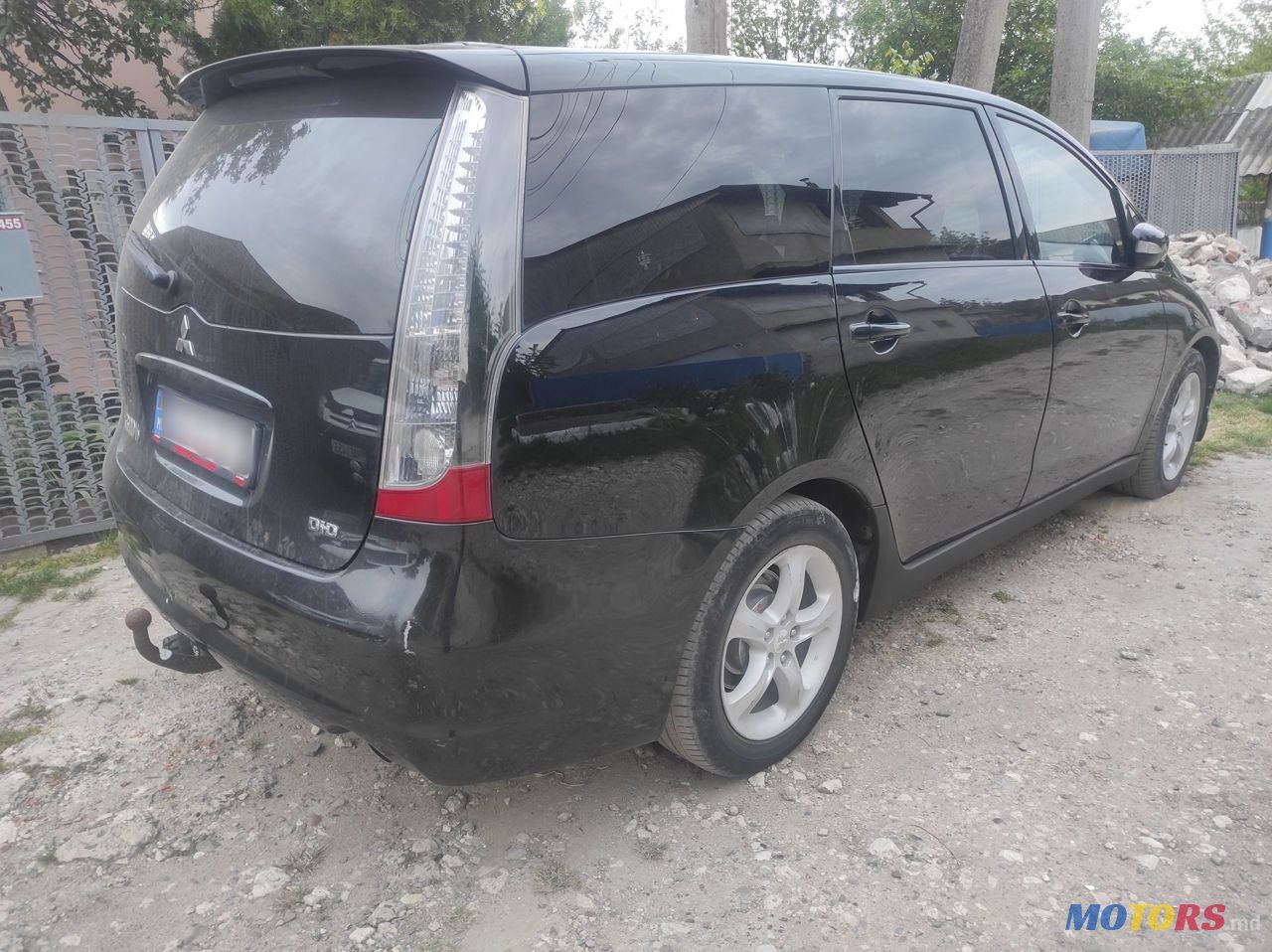 2006' Mitsubishi Grandis photo #3