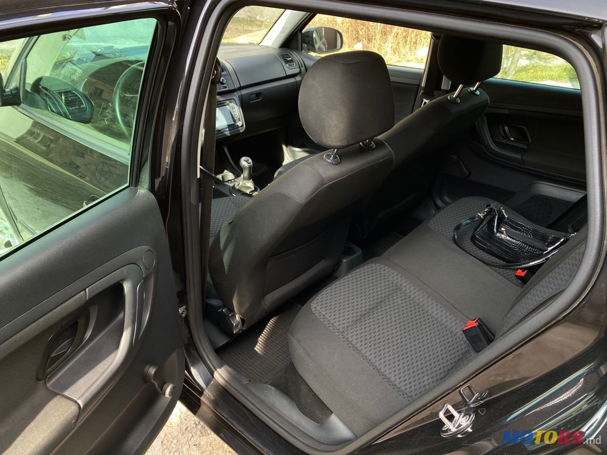 2012' Skoda Fabia photo #5