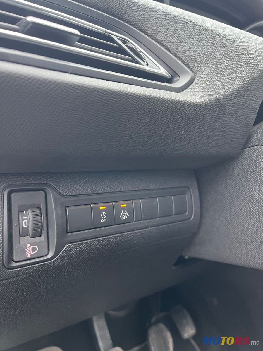 2019' Peugeot 308 photo #6