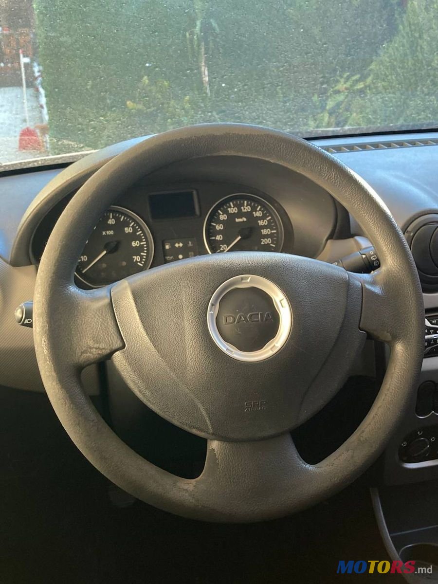 2009' Dacia Sandero photo #6