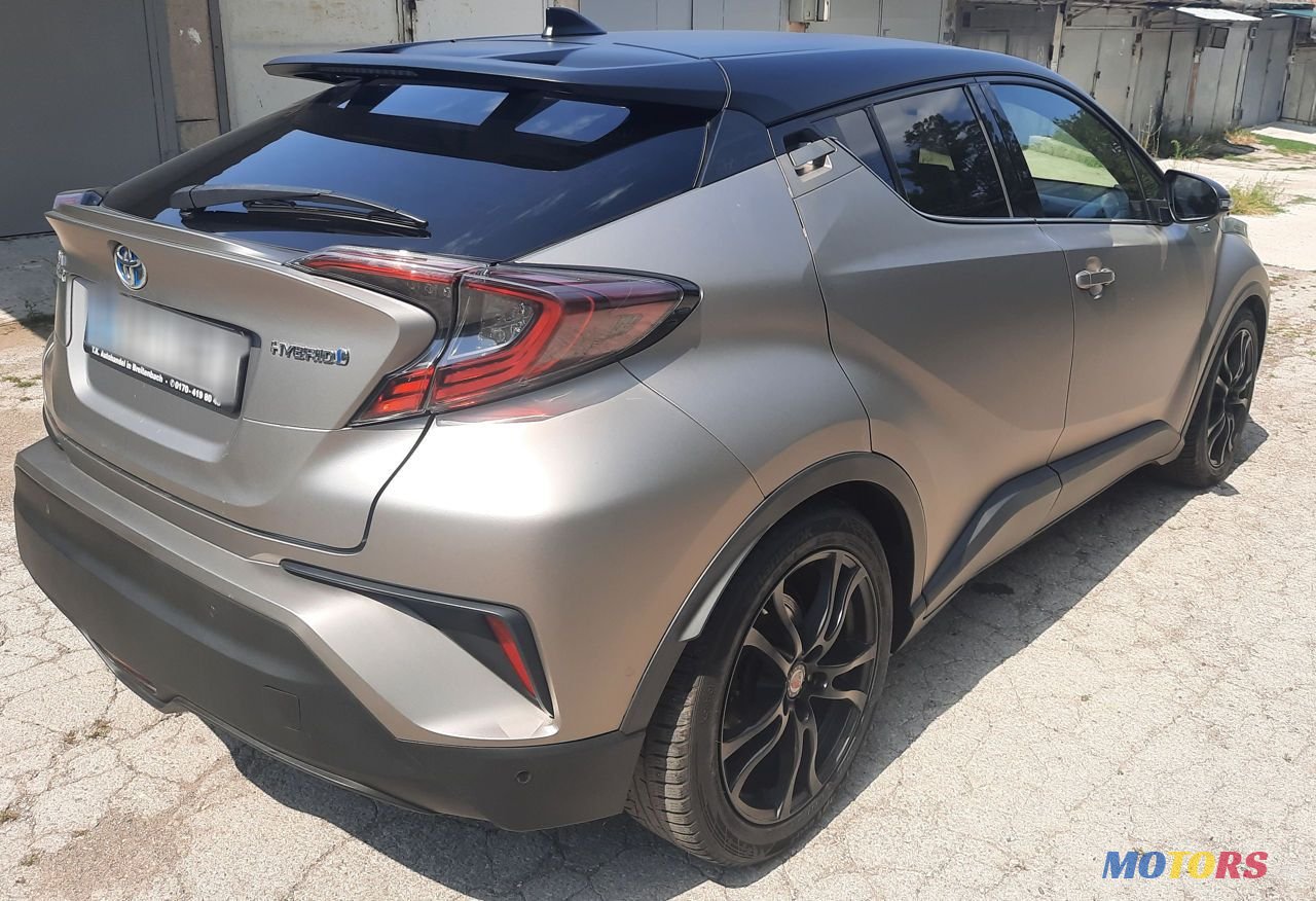 2017' Toyota C-HR photo #5