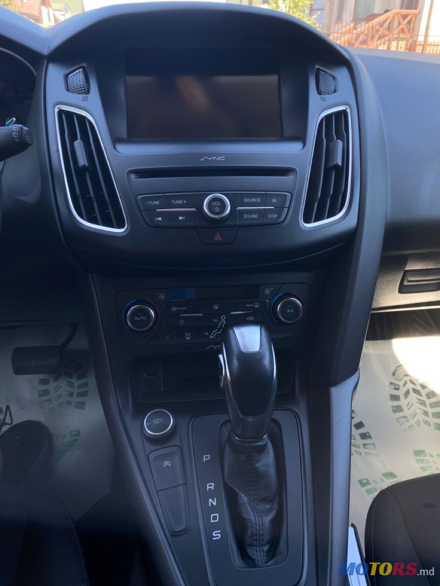 2017' Ford Focus photo #4