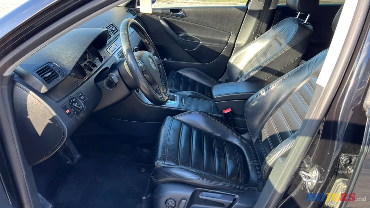 2007' Volkswagen Passat photo #5