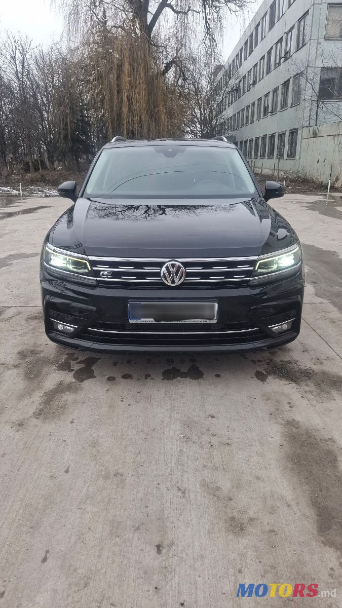 2018' Volkswagen Tiguan photo #1