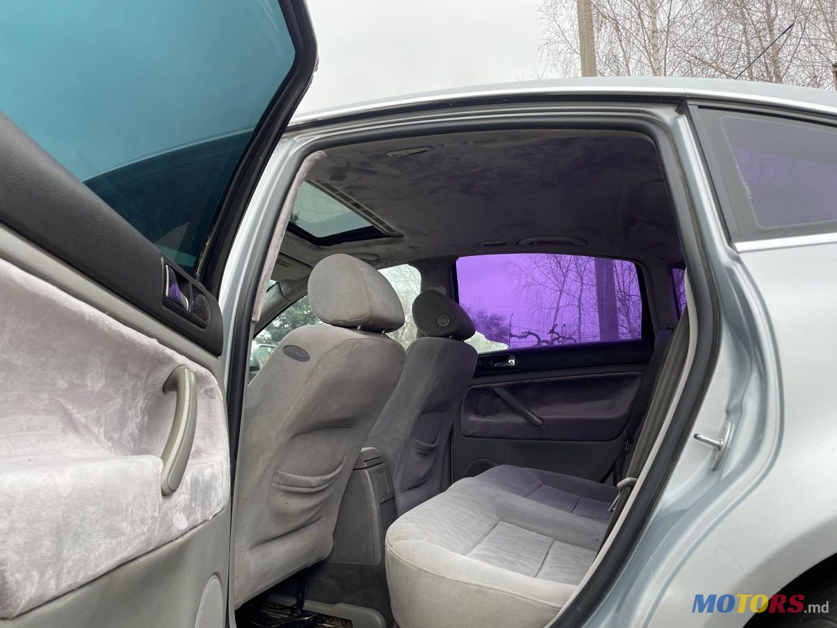 2003' Volkswagen Passat photo #6