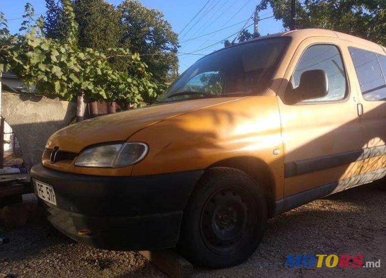 2002' Peugeot Partner photo #1